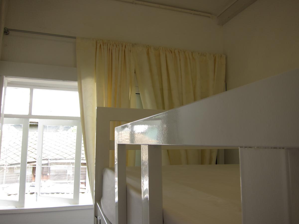 Baan Nai Trok Hostel Bangkok Luaran gambar