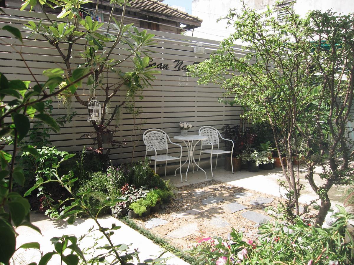 Baan Nai Trok Hostel Bangkok Luaran gambar